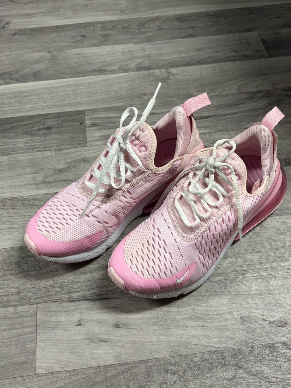 Nike Women’s Pink Air Max 270 Lightweight Running Sneakers